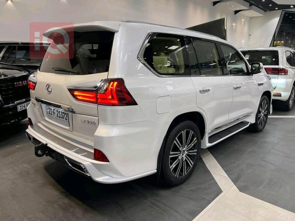 Lexus LX